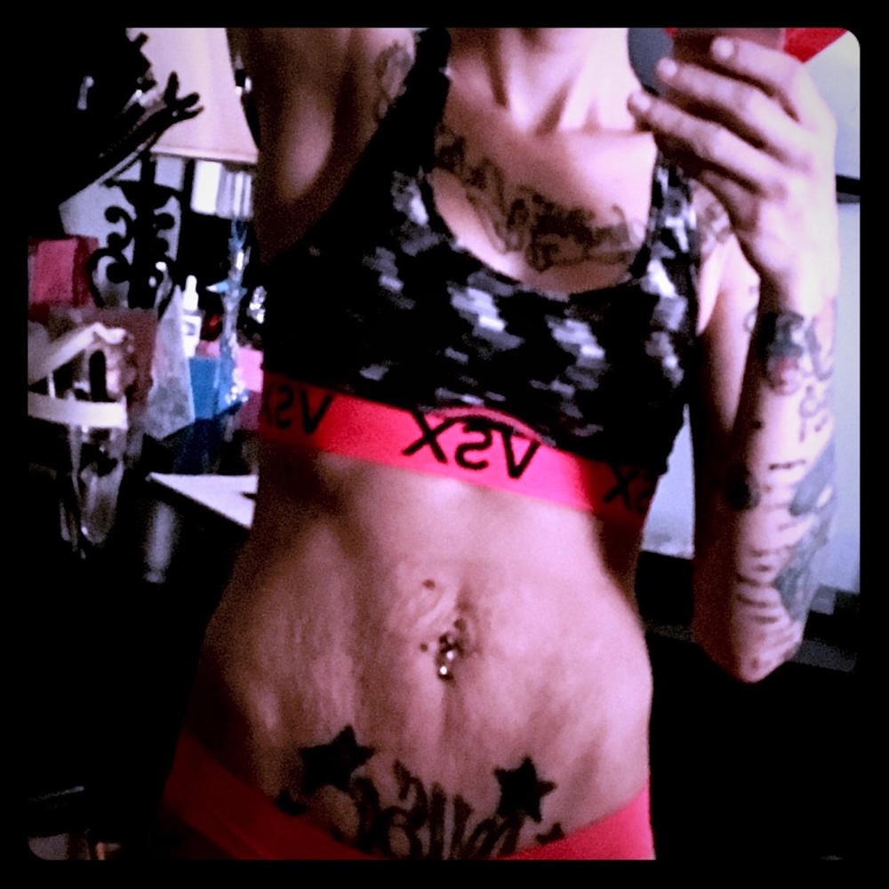 VS "The Player" sport bra- EUC!