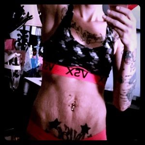 VS "The Player" sport bra- EUC!