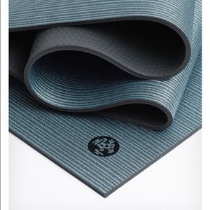 manduka Limited Edition pro mat in gleam blue NWT