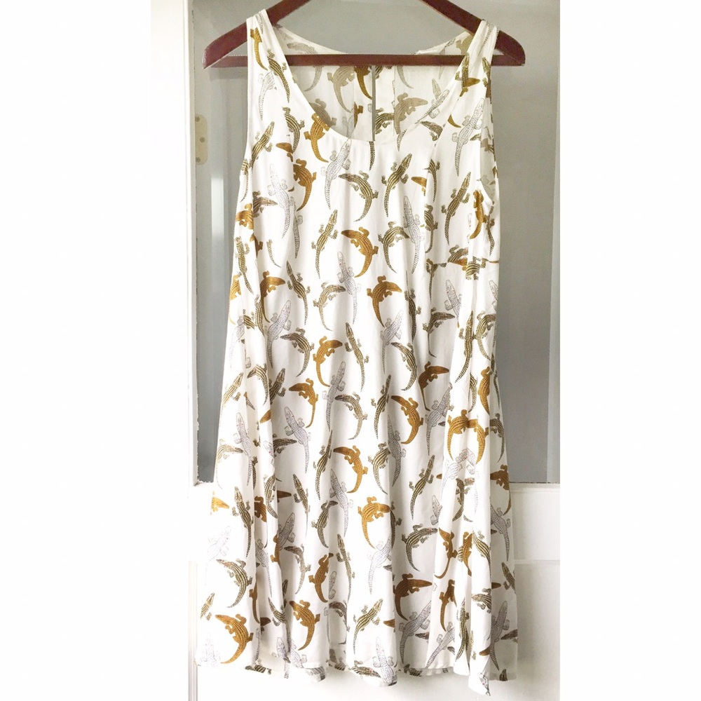 Adorable crocodile H&M dress, size 8