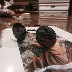 UO around Sunglasses UO around Sunglasses