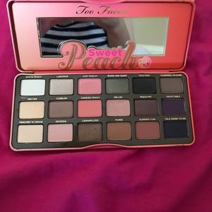 Too faced peach pallet