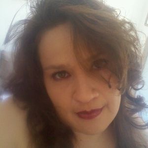 Meet your Posher, Yolanda