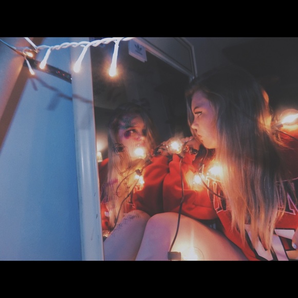 Meet your Posher, Emily - Picture 2 of 2