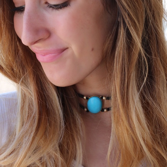 Jewelry - turquoise stone choker