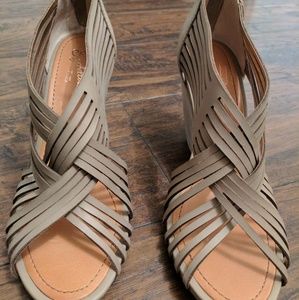 Seychelle's wedge sandal
