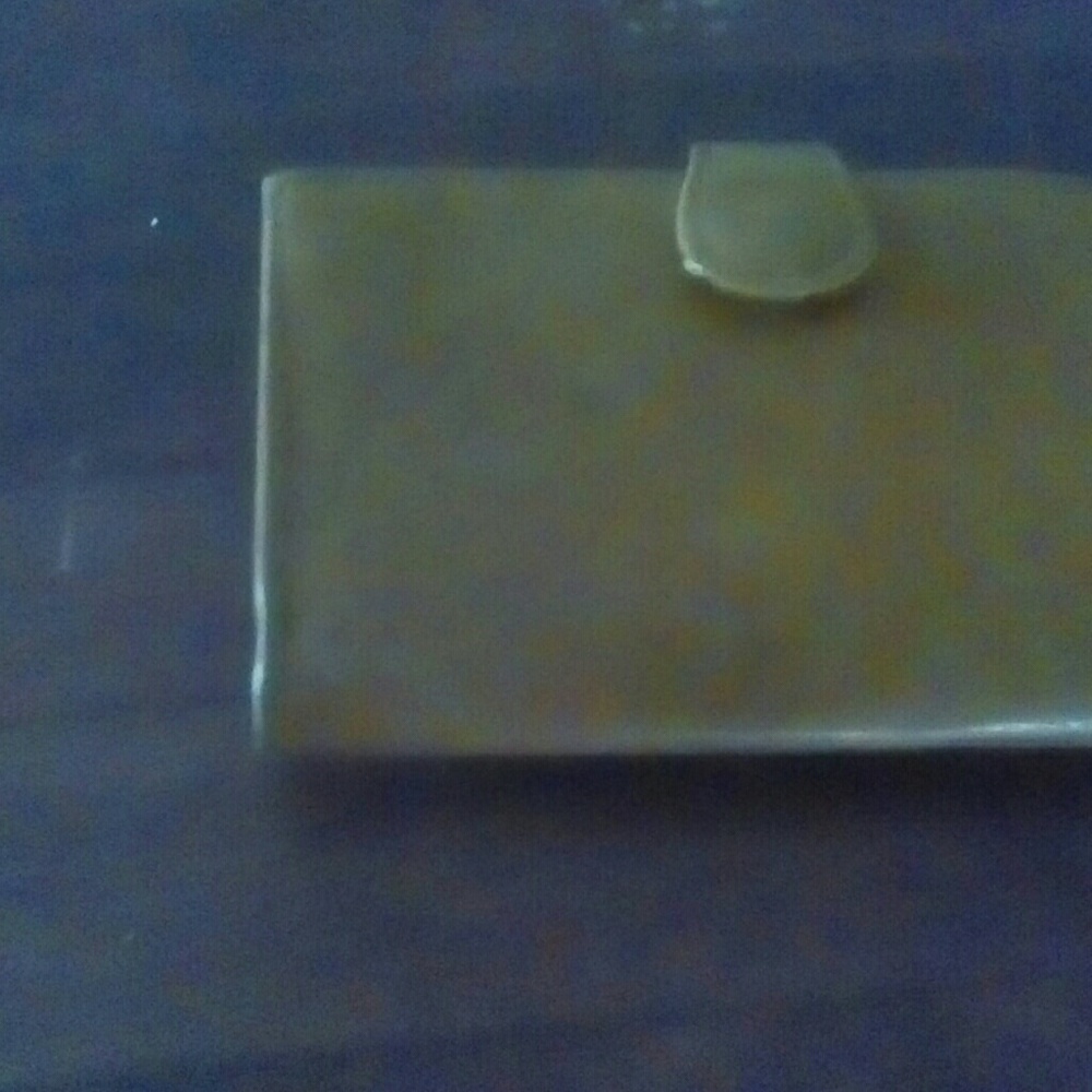 Tan wallet