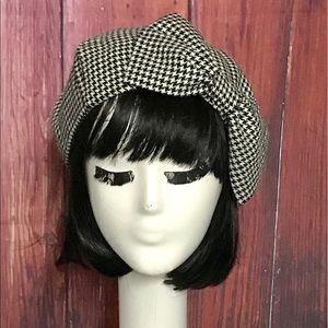 Houndstooth beret hat bow