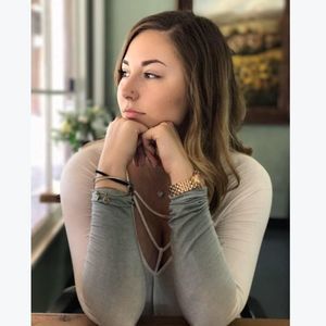 Meet your Posher, Danielle