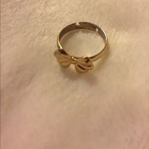 Small gold bow ring