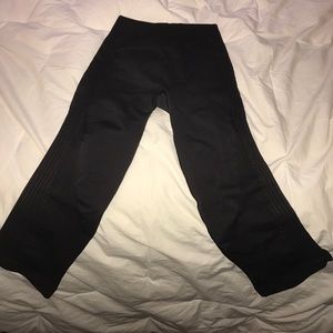 Lulu compression yoga pants