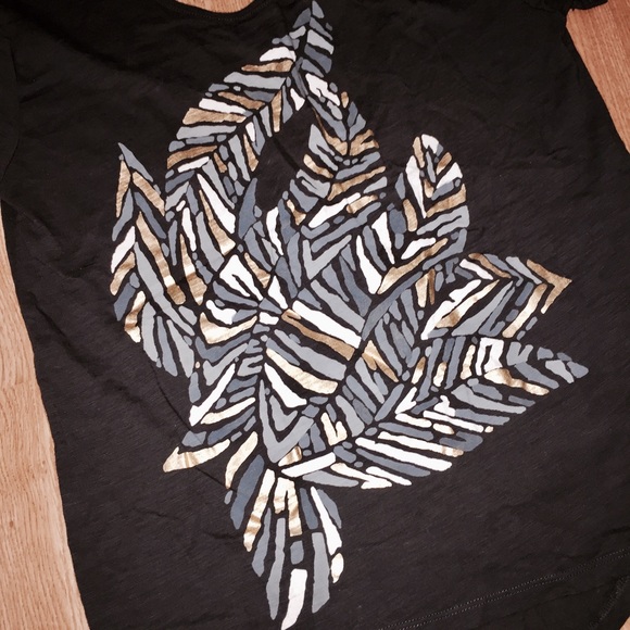 F21 graphic tee with scoop open back - Picture 3 of 4
