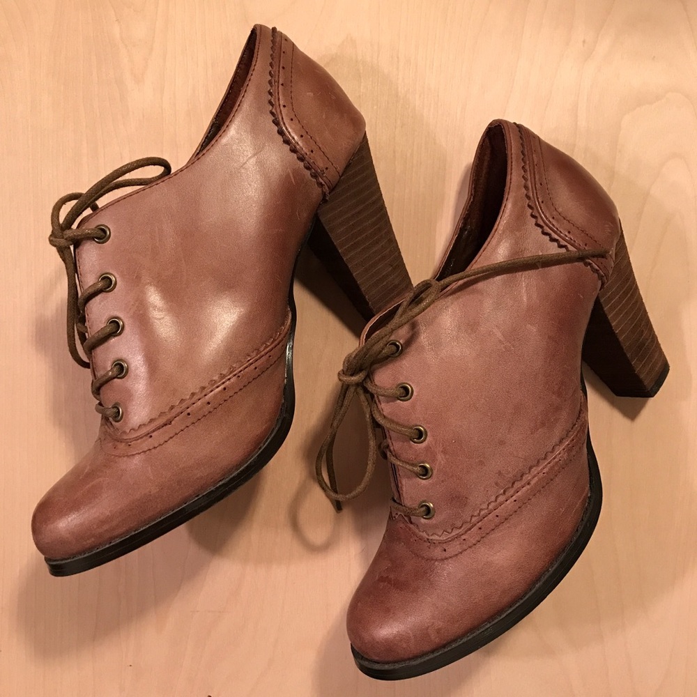 Kimchi Blue Lace Up Heels Brown