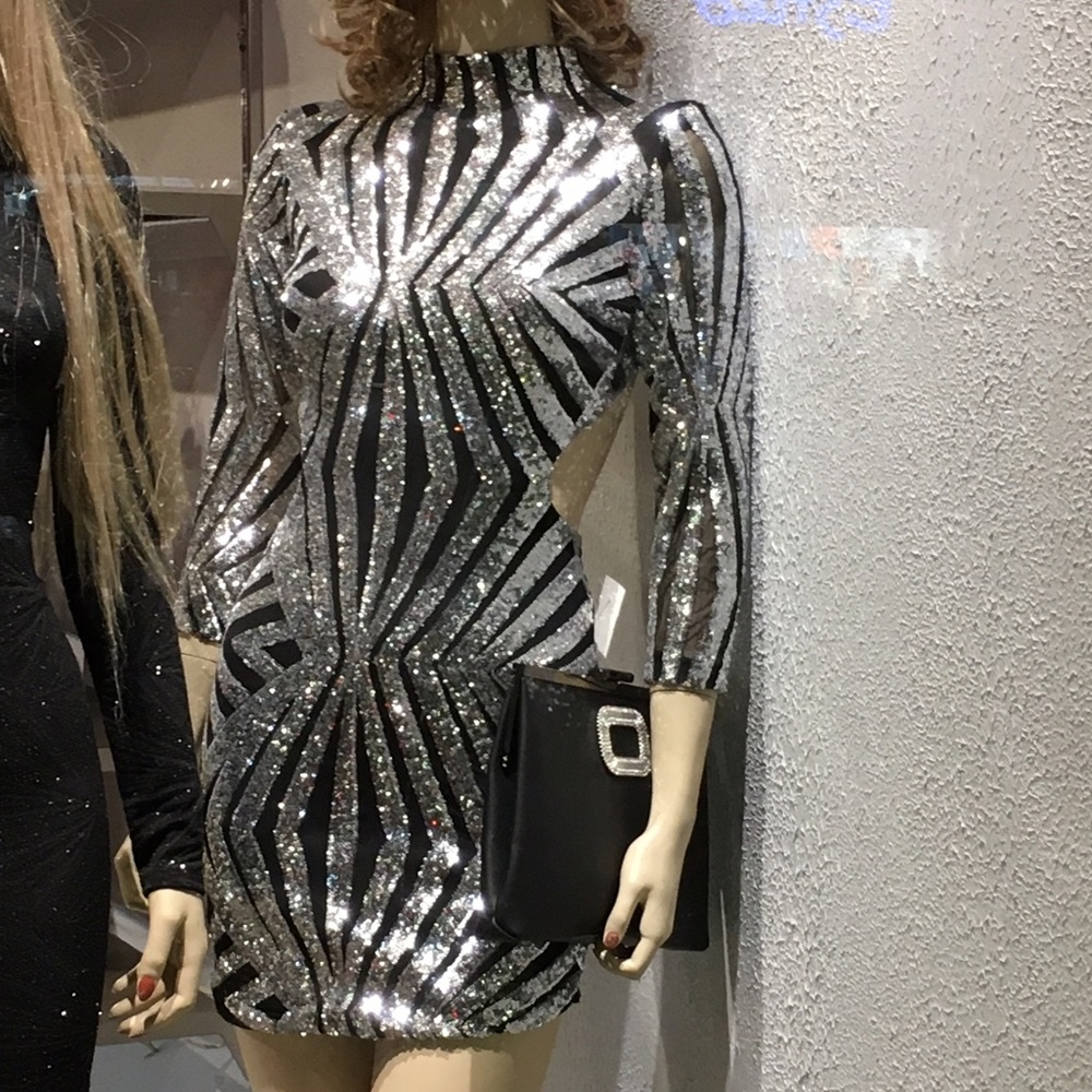 🎉Showtime 🎉 A perfect dress for a Special Night!