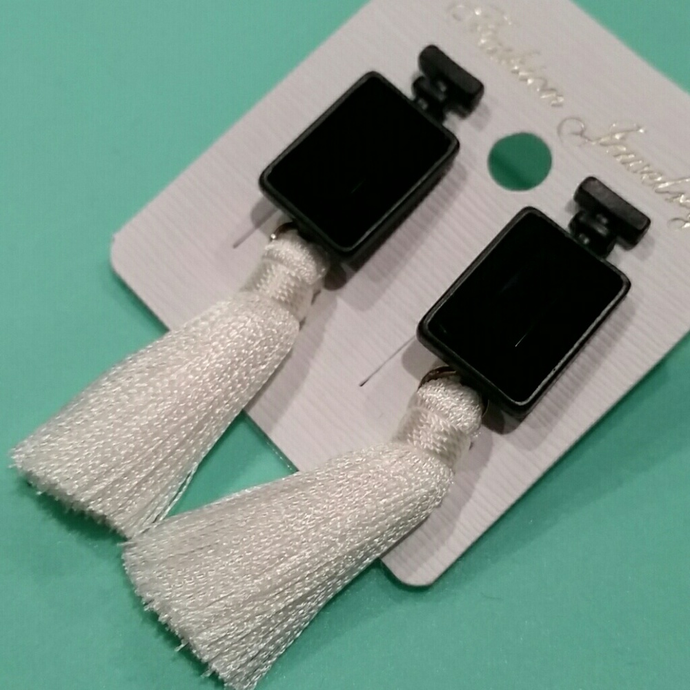 Retro tassle earrings