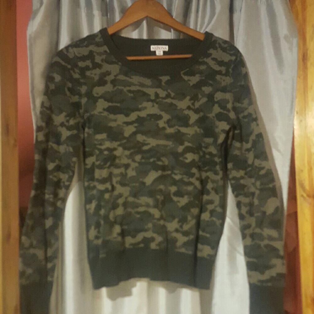 Merona camo crew neck sweater, sz Lg