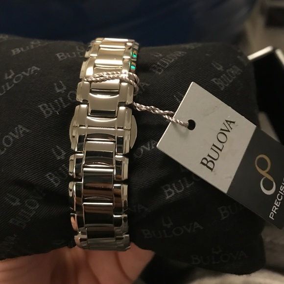 Bulova women's watch new with box silver tone - Picture 2 of 4