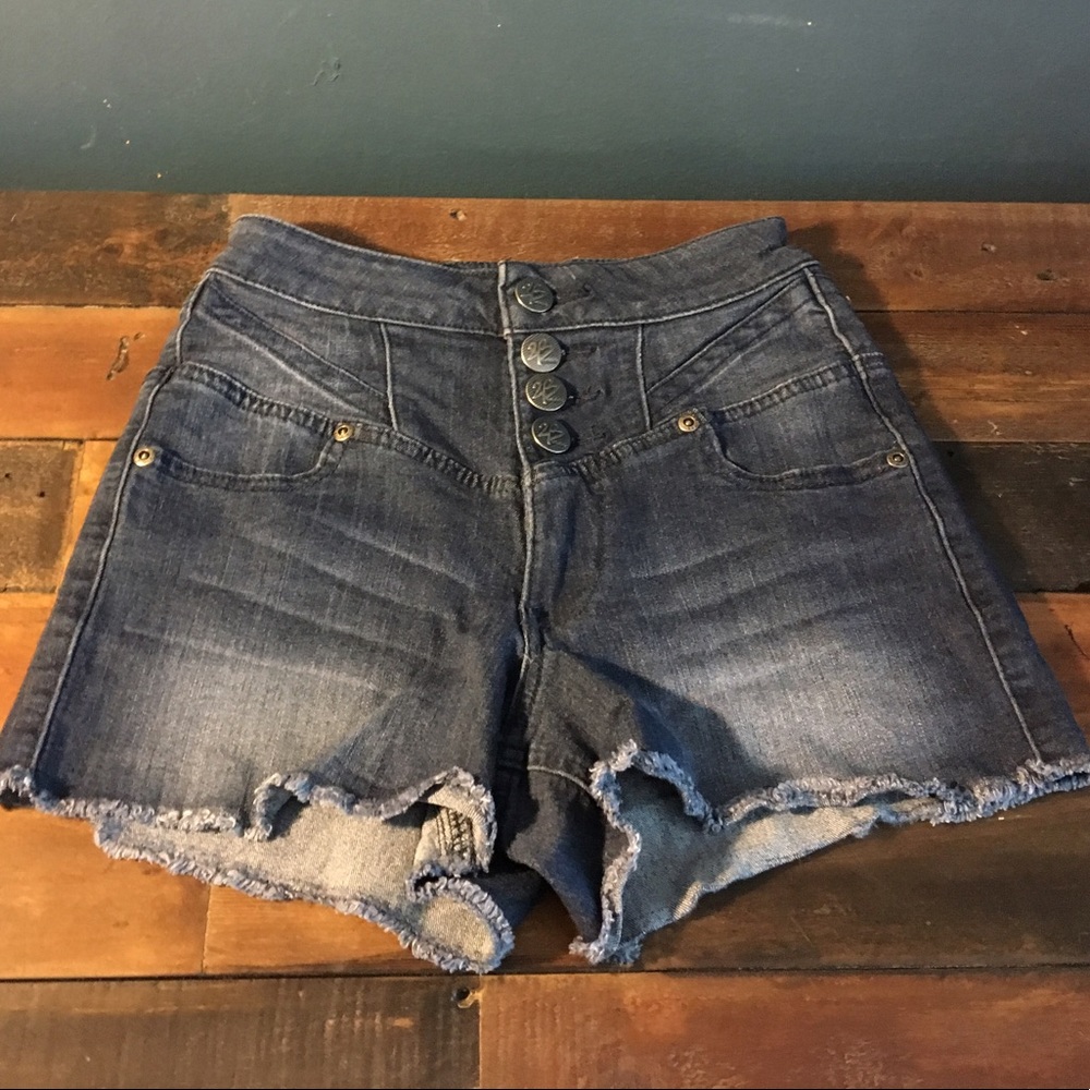 2b Bebe high wasted denim shorts