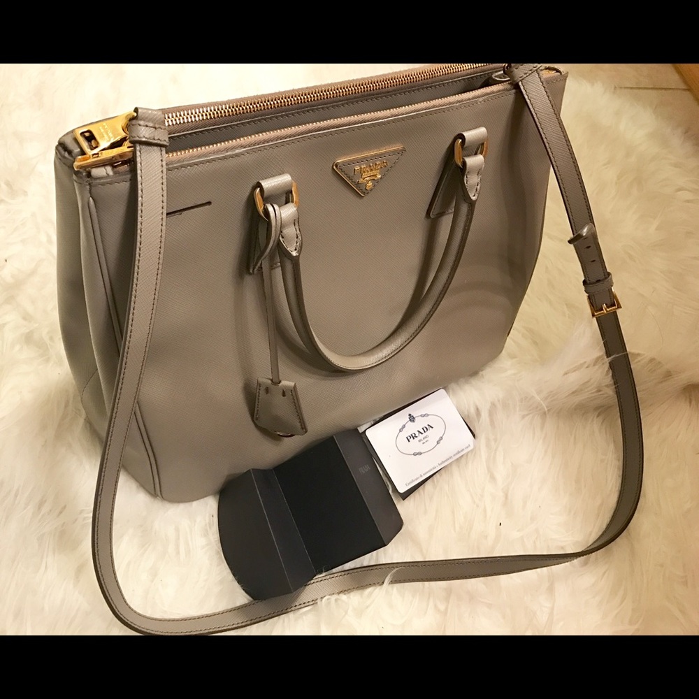 Prada galleria saffiano medium size in Grey