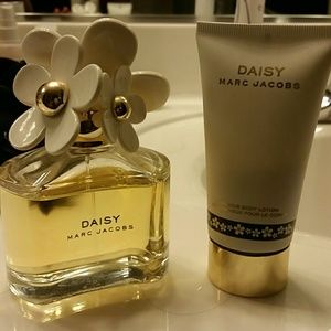 Marc Jacobs daisy perfume, roller and lotion