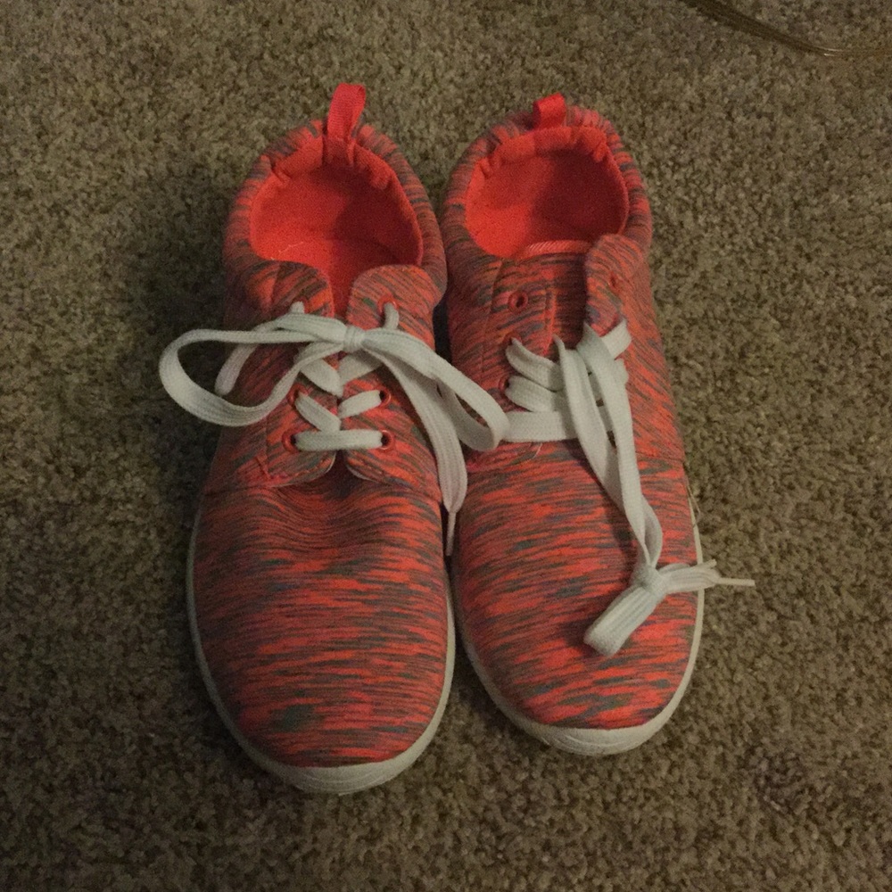 Brand new tennis shoes