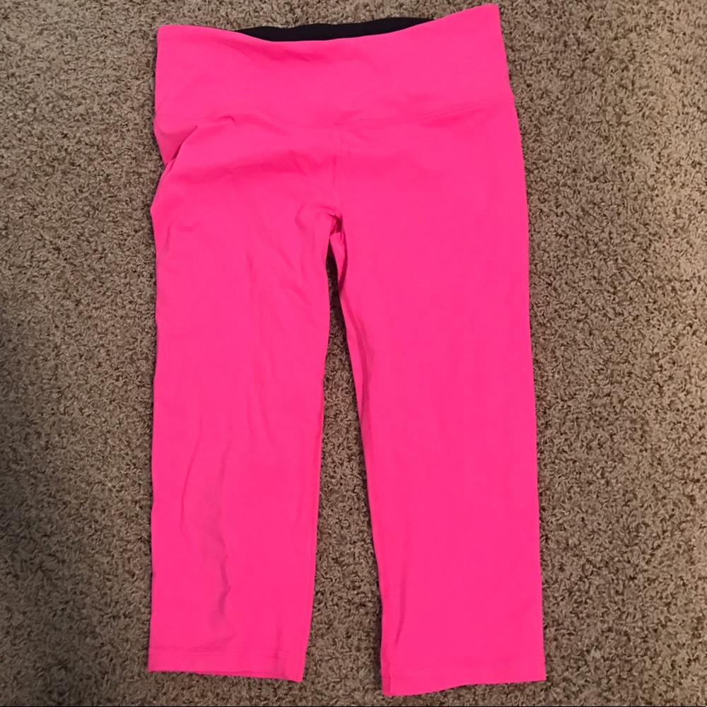VSX neon pink capris