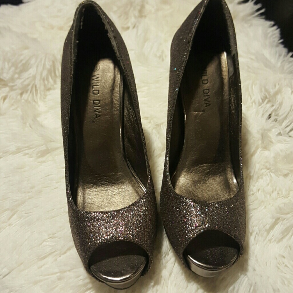 NWOT Silver/multicolor Sparkle Pumps, sz 7.5