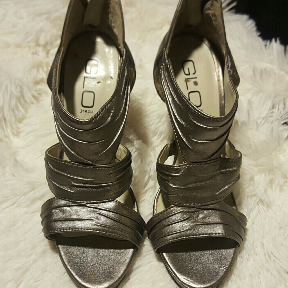Silver GLO by JLO heels, sz 7.5