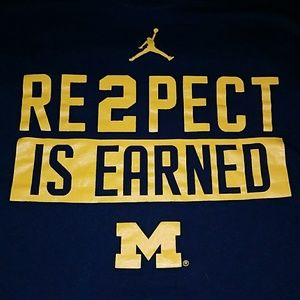 2XL Nike Air Jordan University of Michigan tshirt