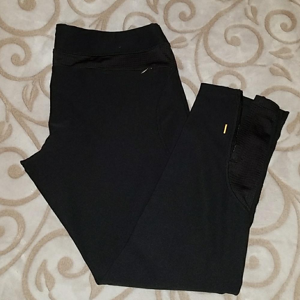 Lucy Running capri pants