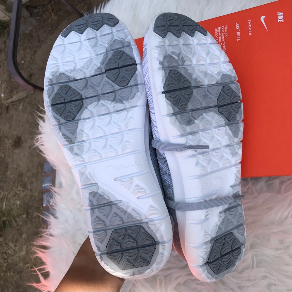 NIKE WOMENS grey/white trainers shoes Sz 9 new - Picture 4 of 7