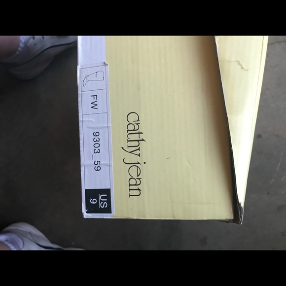 Cathy Jean size 9 boots - Picture 3 of 3