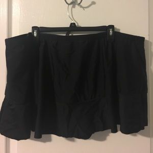 NWOT TORRID size 4 ruffled swim-skirt