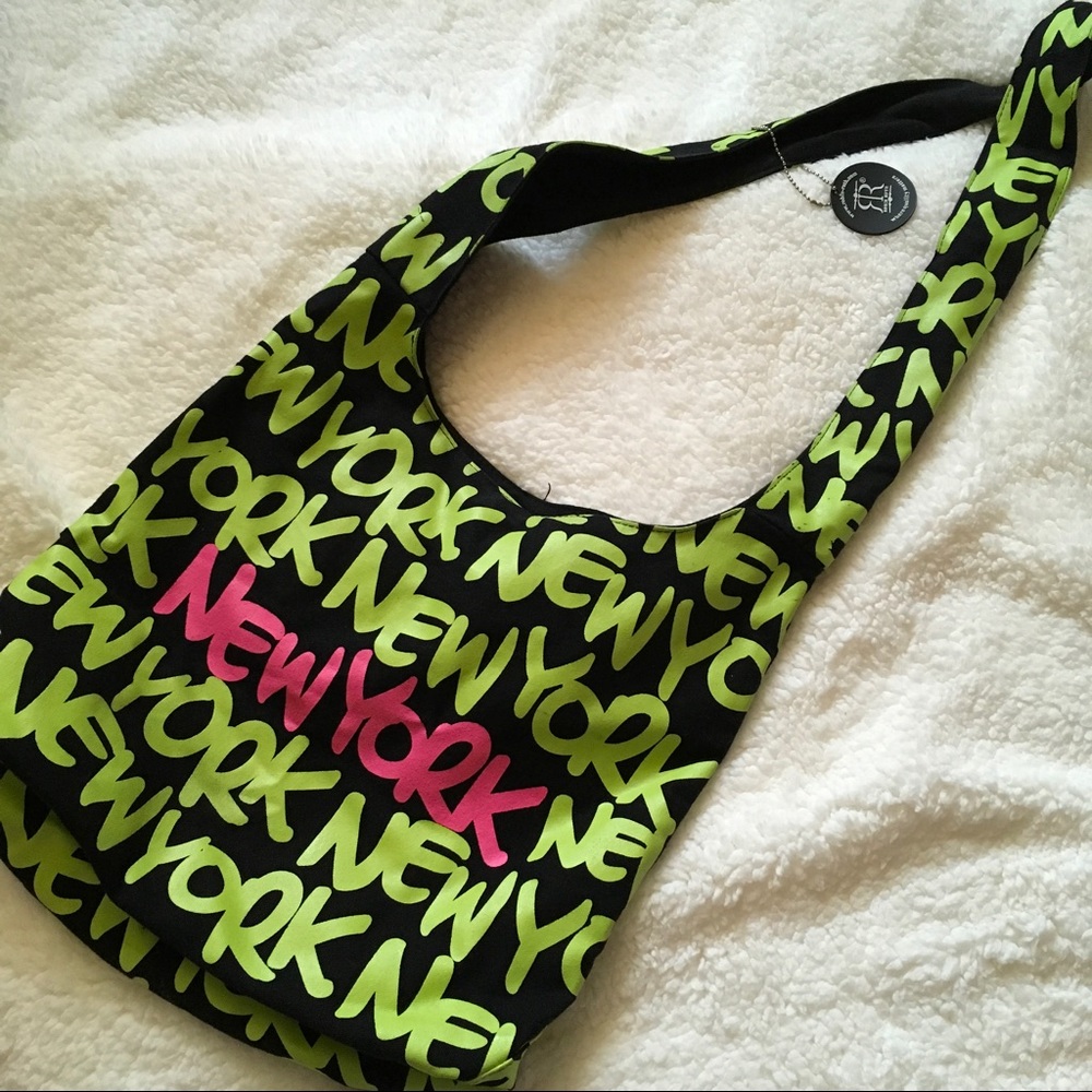 New York Large Crossbody