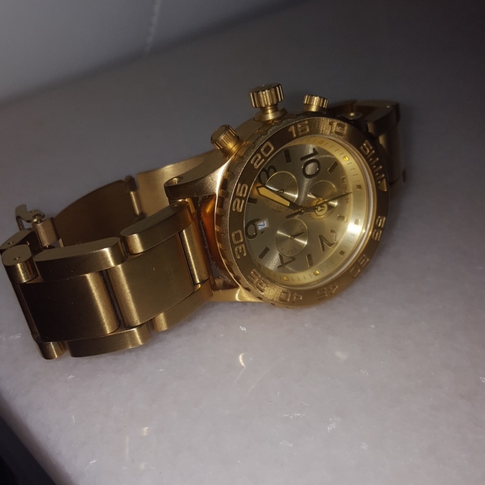 EUC NIXON 42-20 Matte Gold Chronograph Watch