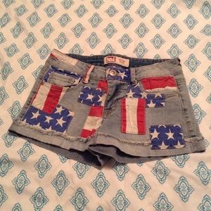L.e.i. America shorts