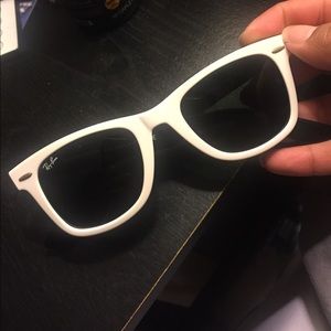 White wayfarer Ray bans