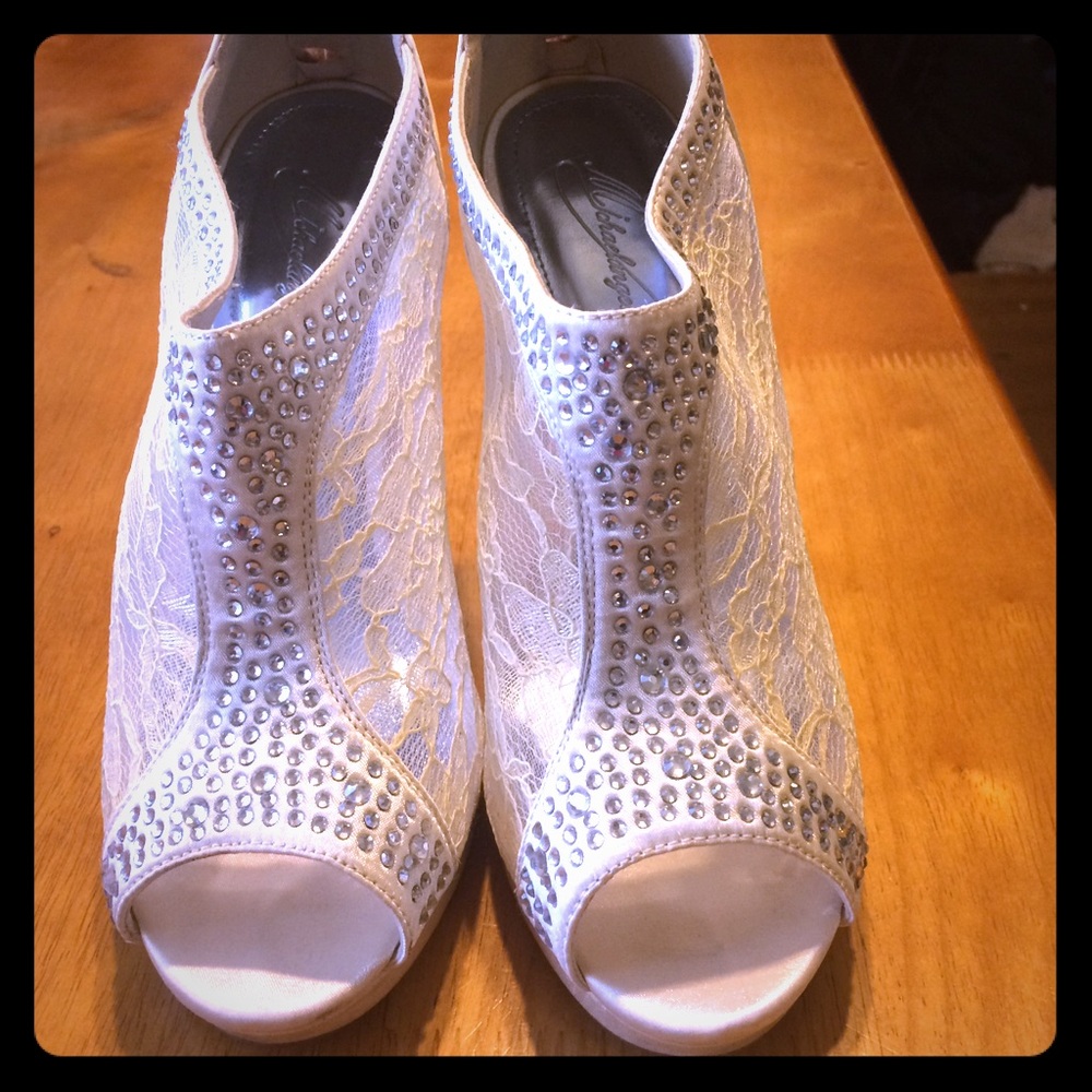 Bootie open-toed lace stiletto. Gorgeous.