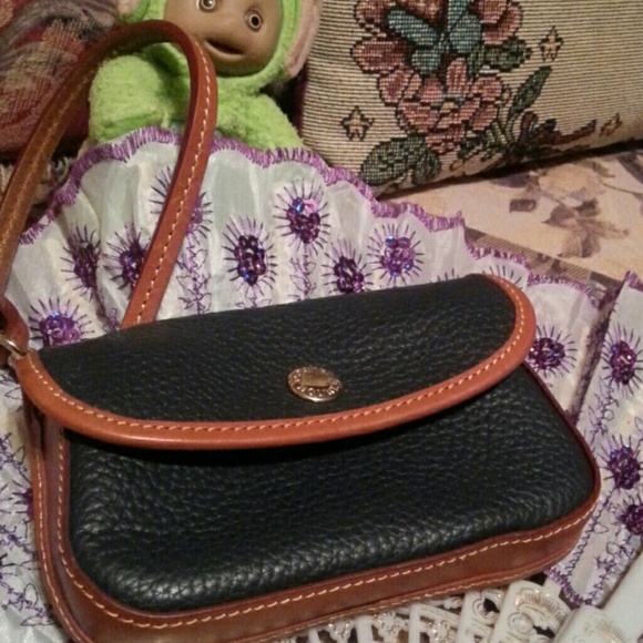 Dooney & Bourke - Picture 2 of 4