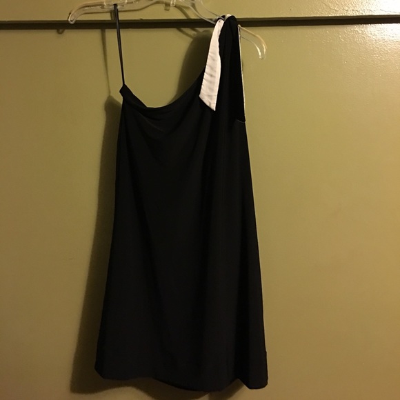 Marked down 🌸🌹⬇️⬇️Woman's dress - Picture 3 of 5