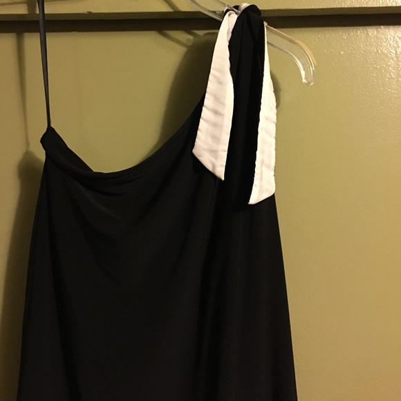 Marked down 🌸🌹⬇️⬇️Woman's dress - Picture 4 of 5