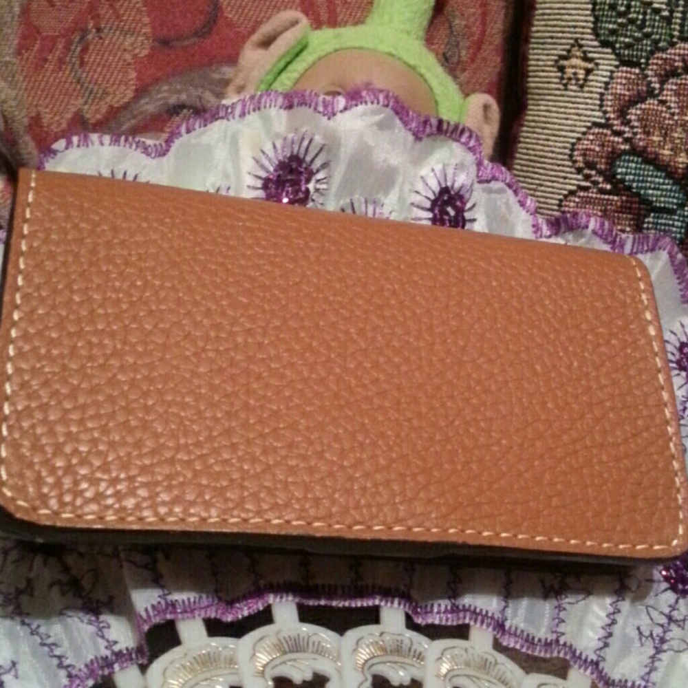 Dooney & Bourke smartphone wallet - Picture 3 of 7