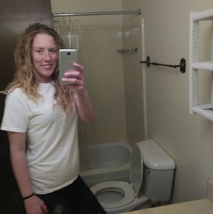 Meet your Posher, Desiree