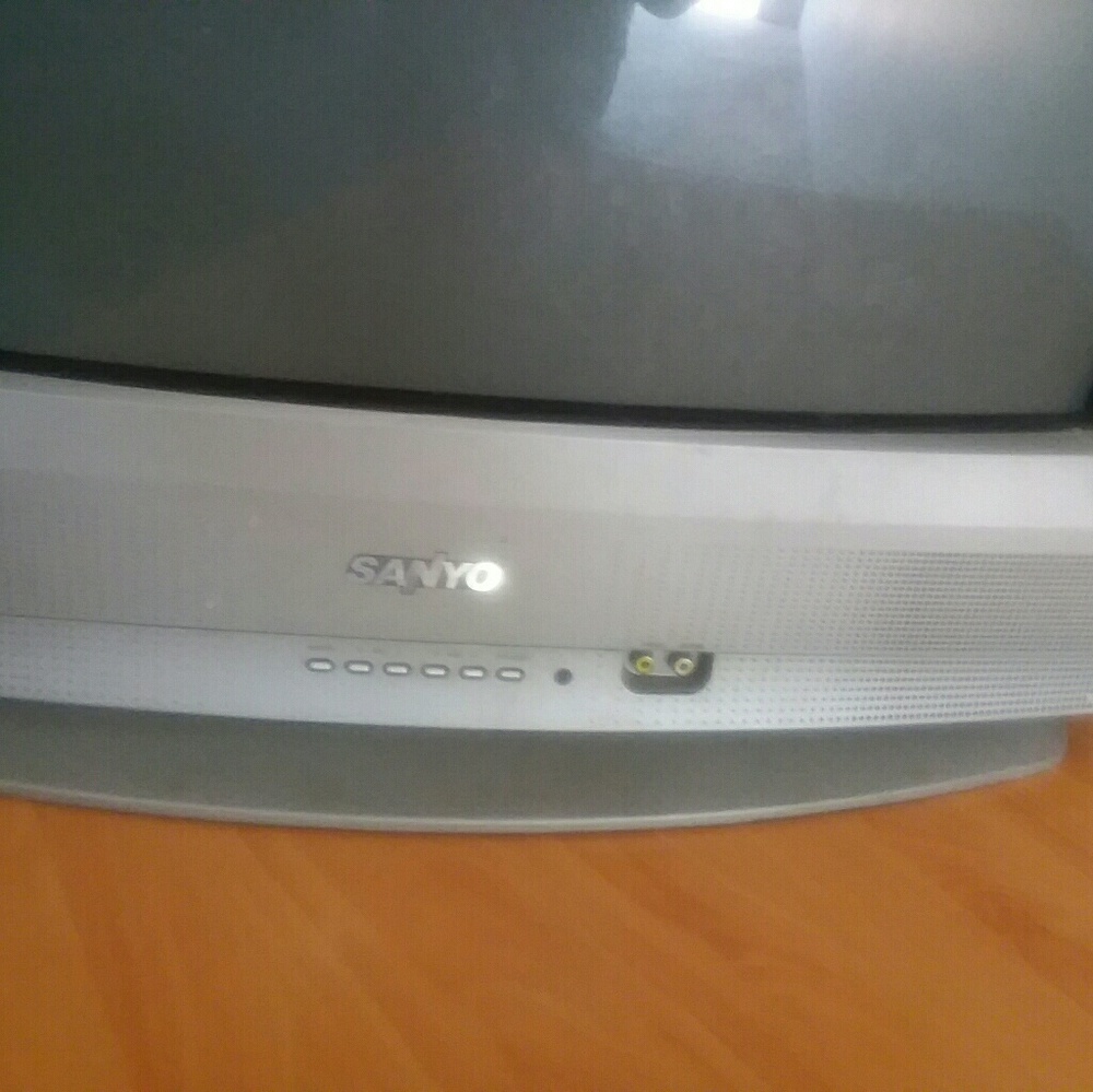 27 inch TV