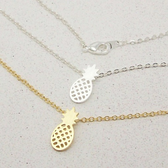 New!! 18k Gold & Silver Pineapple Charm Necklace - Picture 2 of 8