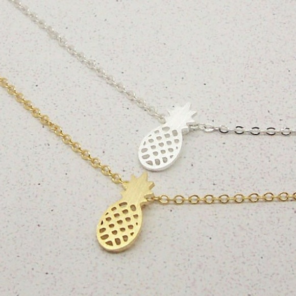 New!! 18k Gold & Silver Pineapple Charm Necklace - Picture 6 of 8