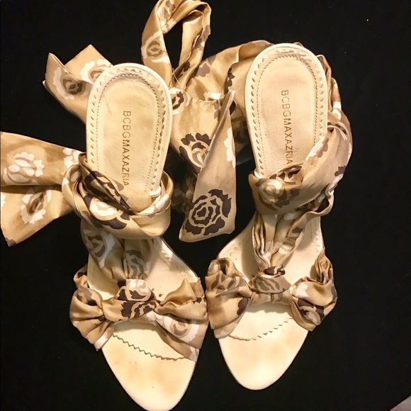 Lace up BCBG summer heels - Picture 1 of 3