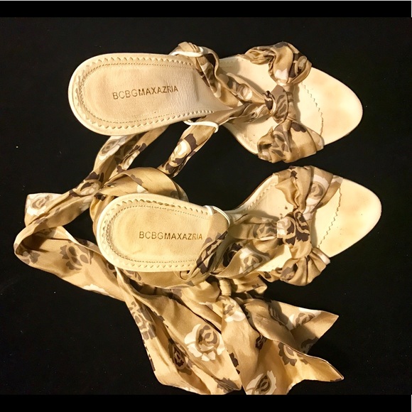 Lace up BCBG summer heels - Picture 2 of 3