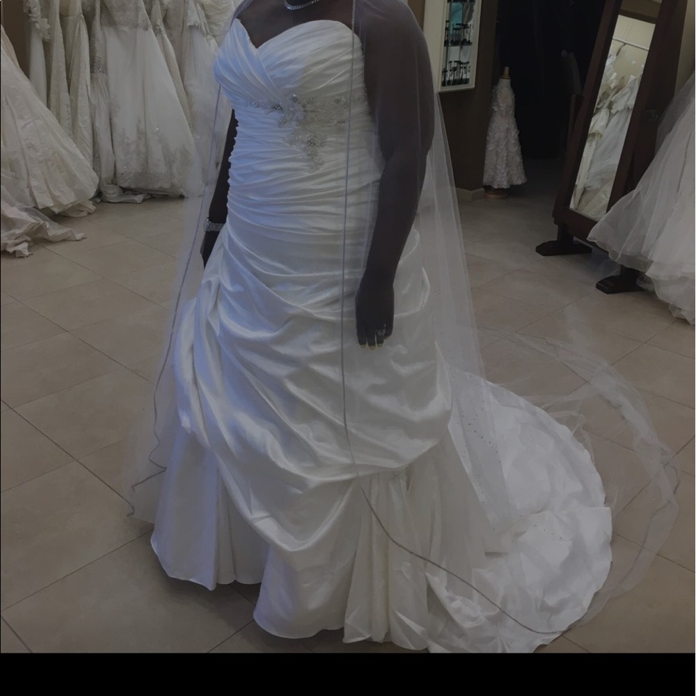 Plus size Wedding Dress