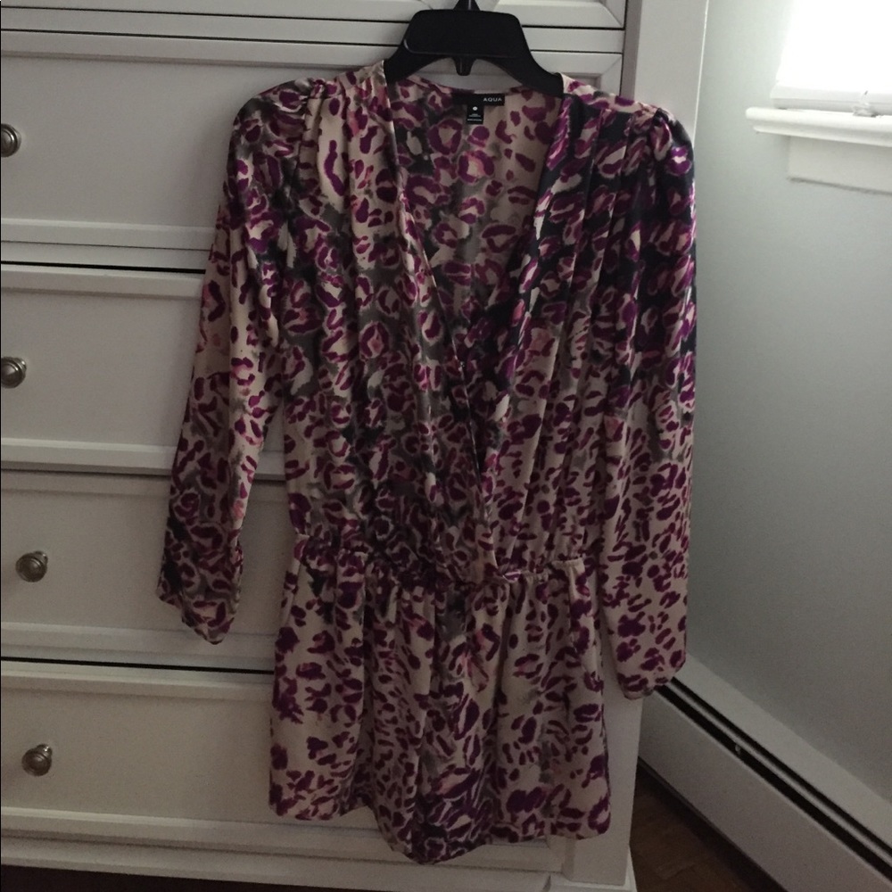 Long sleeve V-cut Aqua brand romper